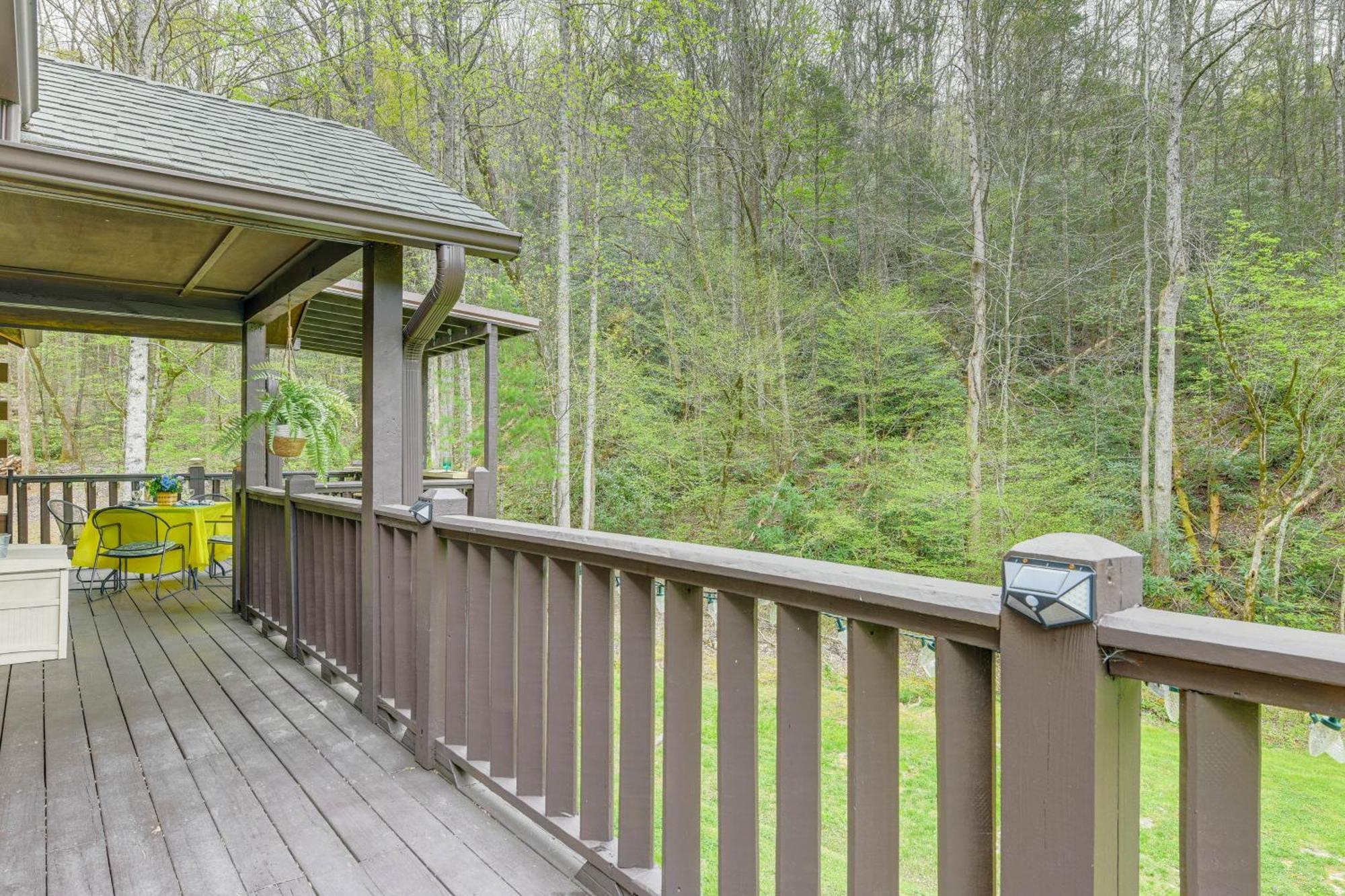 Holiday home Smoky Mountain Cozy Cove Deck And Fire Pit! Cosby