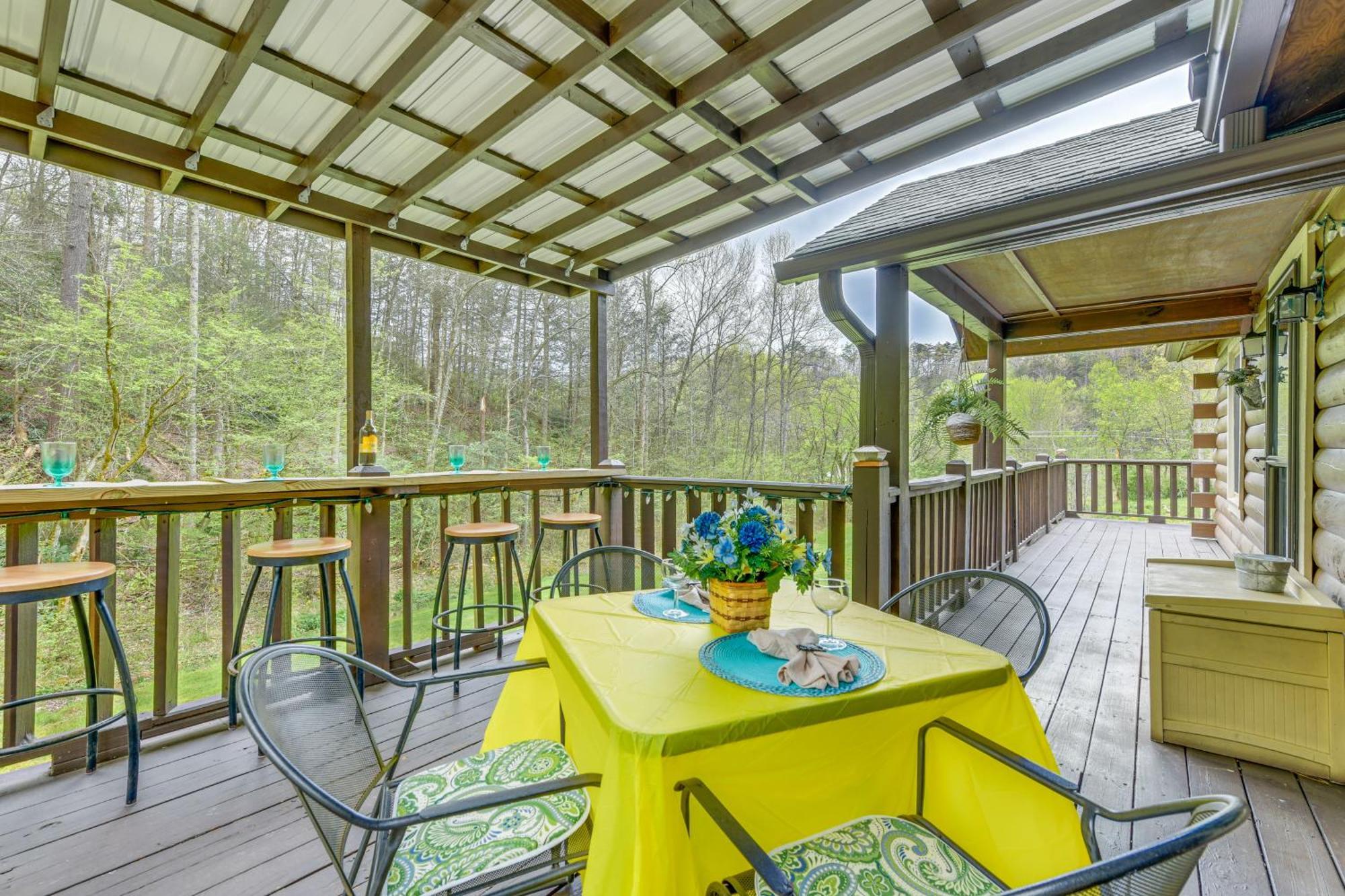 Holiday home Smoky Mountain Cozy Cove Deck And Fire Pit!